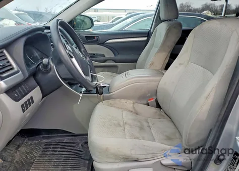 2018 Toyota Highlander Le z USA, uszkodzony, nr VIN 5TDBZRFH6JS877753